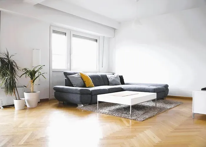 Charming Penthouse In The City Center